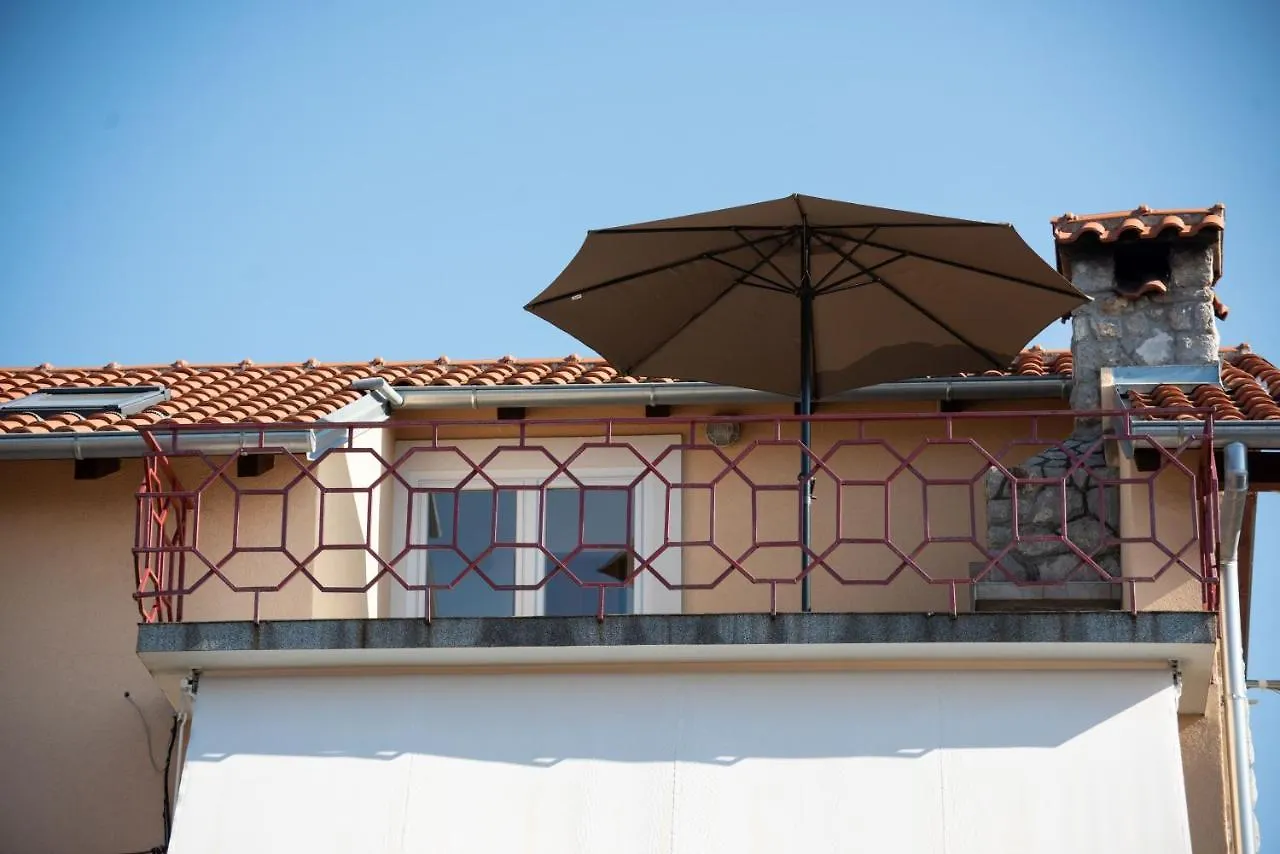 Apartments Karina By El-Pi Tours Njivice Croatia