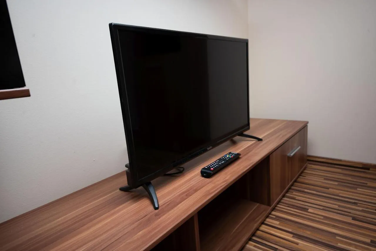Apartments Karina By El-Pi Tours Njivice