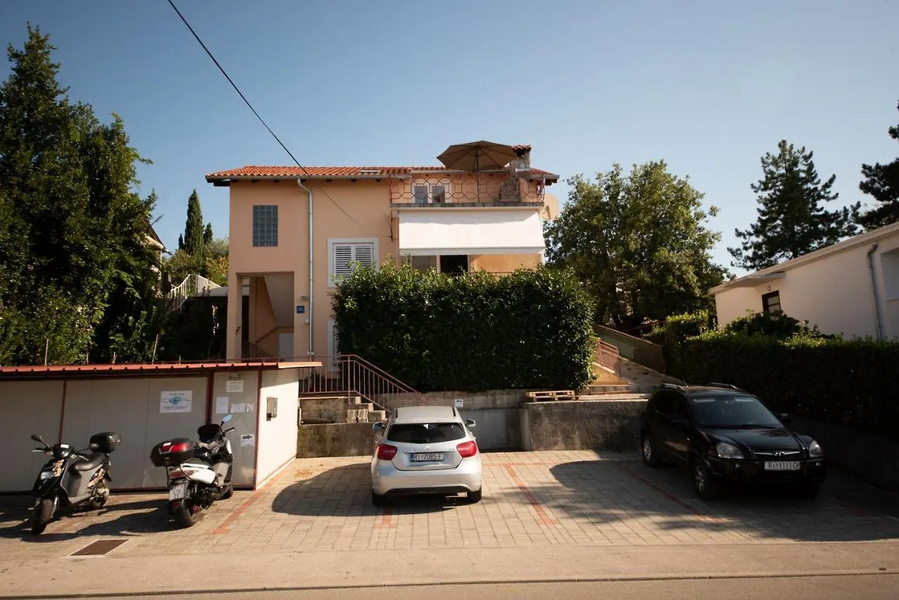 Apartments Karina By El-Pi Tours Njivice